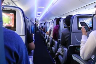 flight-4516478 640