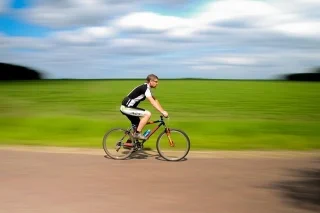 bicycle-384566 640
